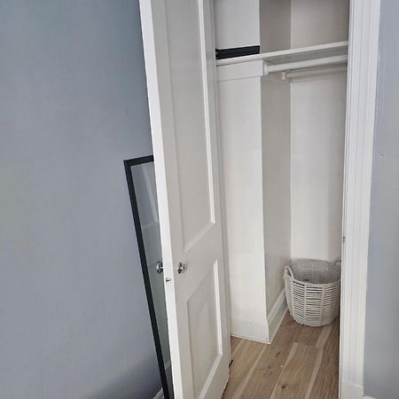 Small Cozy Room, Shared Bathroom Baltimore Zewnętrze zdjęcie