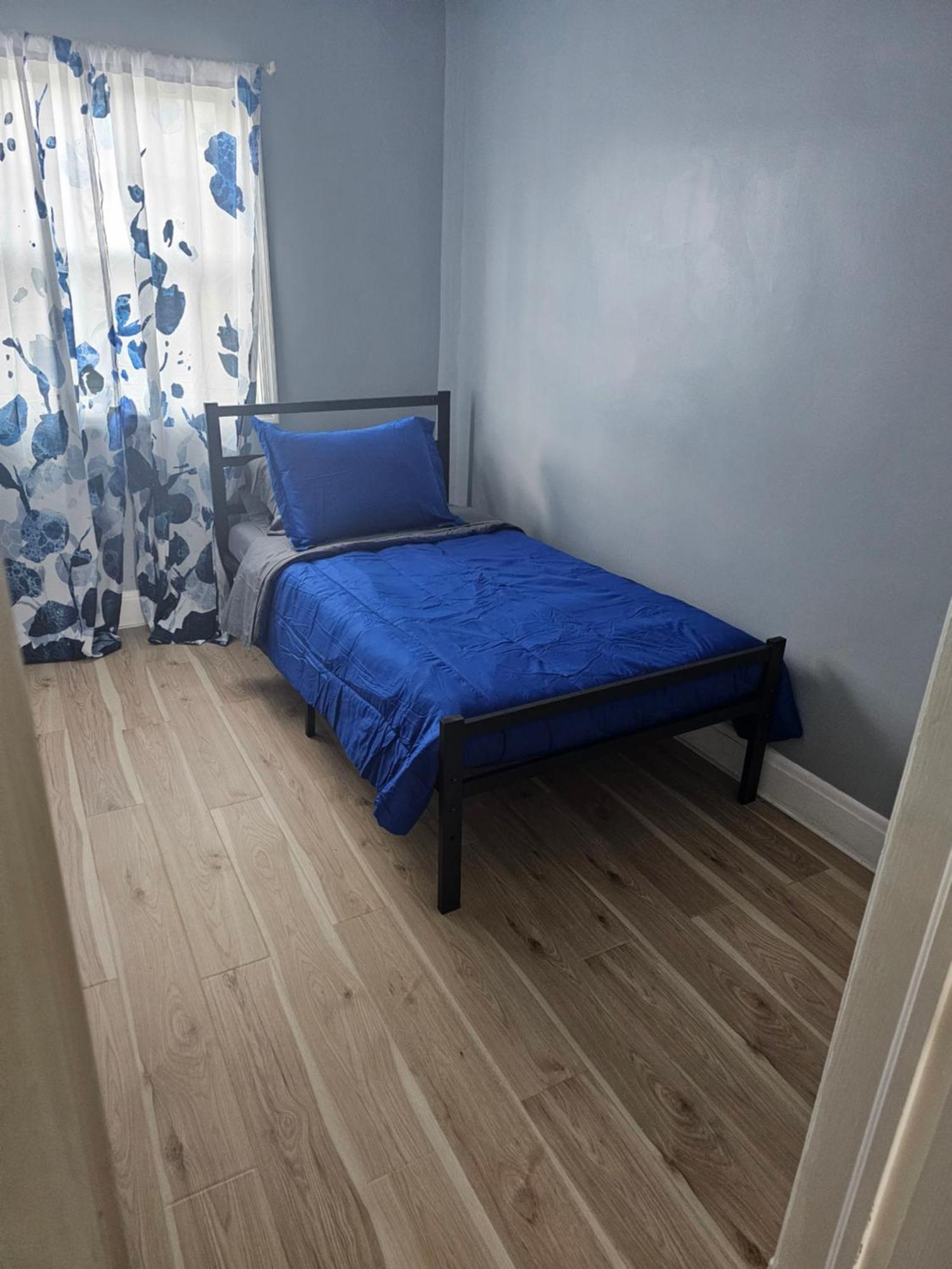 Small Cozy Room, Shared Bathroom Baltimore Zewnętrze zdjęcie